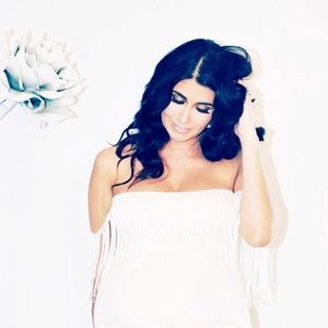 Meet your Posher, Claudia